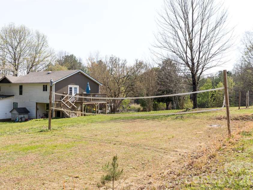 4100 Fork Street, Hickory, NC 28602.  MLS# CAR4361215, YatesRealty ID 23873. 