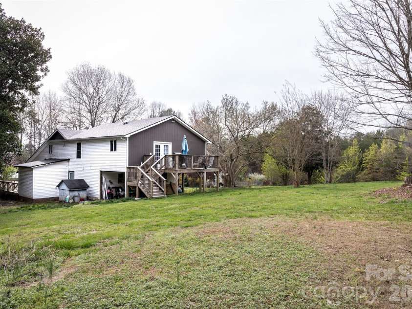 4100 Fork Street, Hickory, NC 28602.  MLS# CAR4361215, YatesRealty ID 23873. 