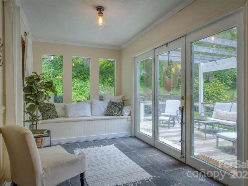 665 Will Robbins Lane, Newland, NC 28657.  MLS# CAR4272320, YatesRealty ID 23874. 