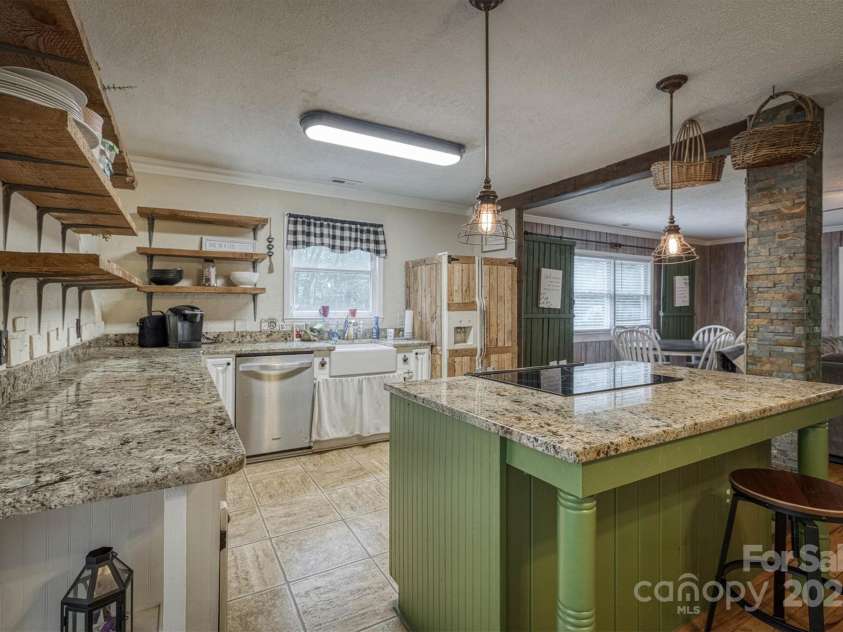 665 Will Robbins Lane, Newland, NC 28657.  MLS# CAR4272320, YatesRealty ID 23874. 