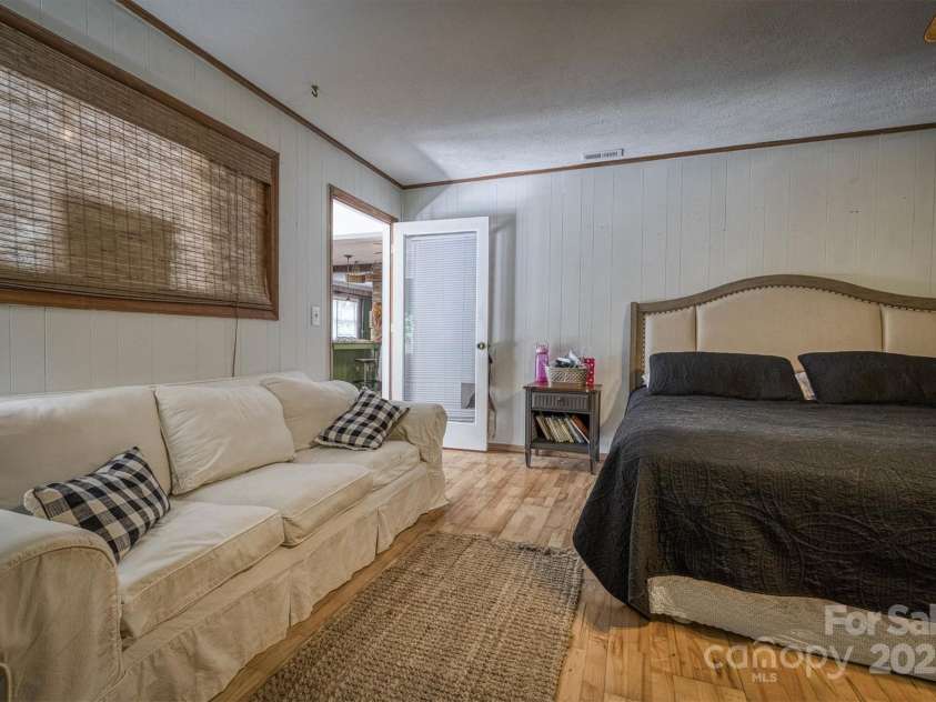 665 Will Robbins Lane, Newland, NC 28657.  MLS# CAR4272320, YatesRealty ID 23874. 