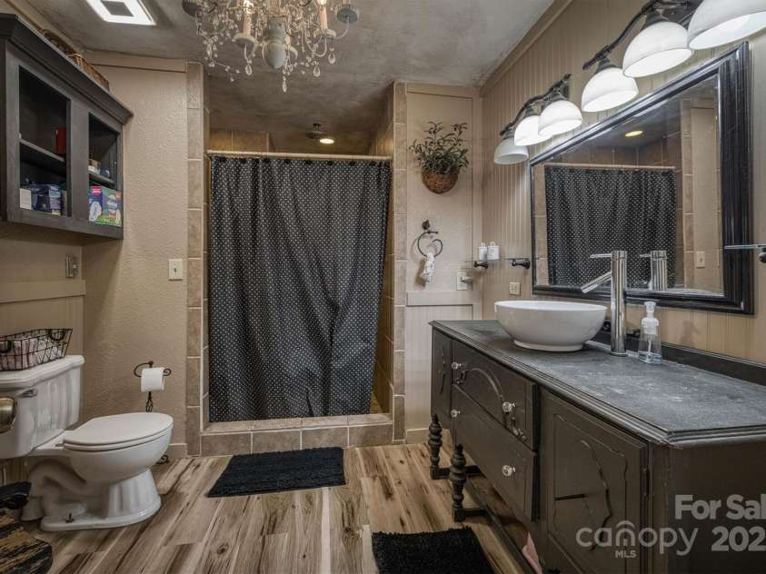 665 Will Robbins Lane, Newland, NC 28657.  MLS# CAR4272320, YatesRealty ID 23874. 