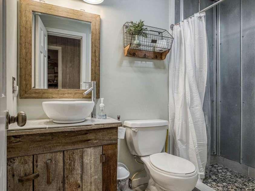 665 Will Robbins Lane, Newland, NC 28657.  MLS# CAR4272320, YatesRealty ID 23874. 