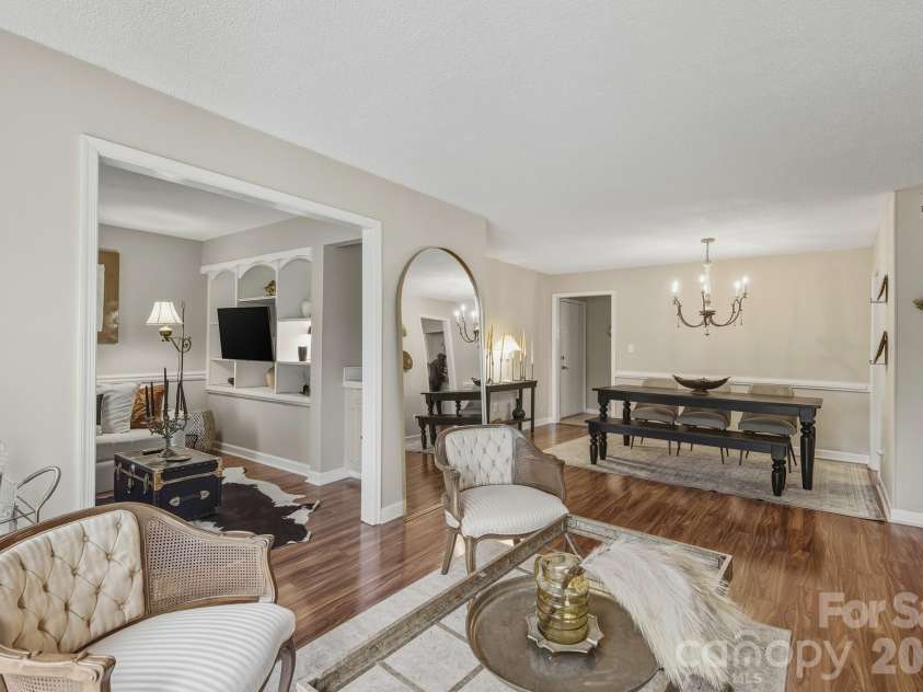7034 Quail Hill Road, Charlotte, NC 28210.  MLS# CAR4341134, YatesRealty ID 23874. 