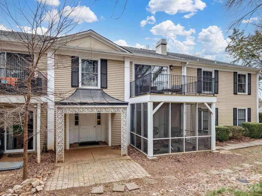 7034 Quail Hill Road, Charlotte, NC 28210.  MLS# CAR4399456, YatesRealty ID 23874. 
