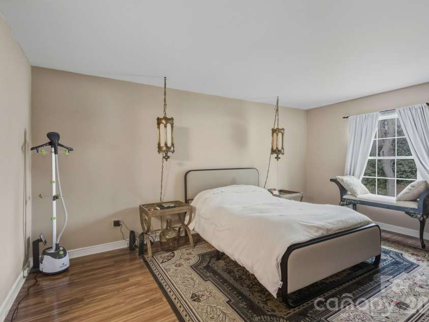 7034 Quail Hill Road, Charlotte, NC 28210.  MLS# CAR4399456, YatesRealty ID 23874. 