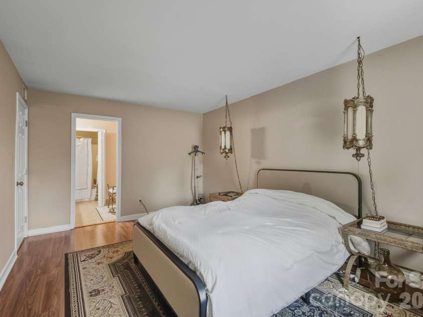 7034 Quail Hill Road, Charlotte, NC 28210.  MLS# CAR4399456, YatesRealty ID 23874. 