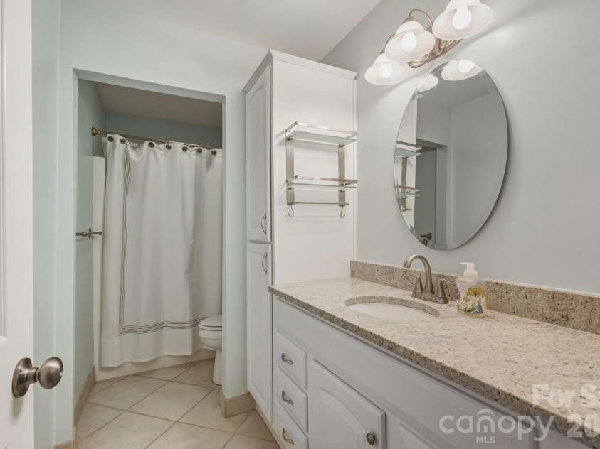 7034 Quail Hill Road, Charlotte, NC 28210.  MLS# CAR4424203, YatesRealty ID 23874. 