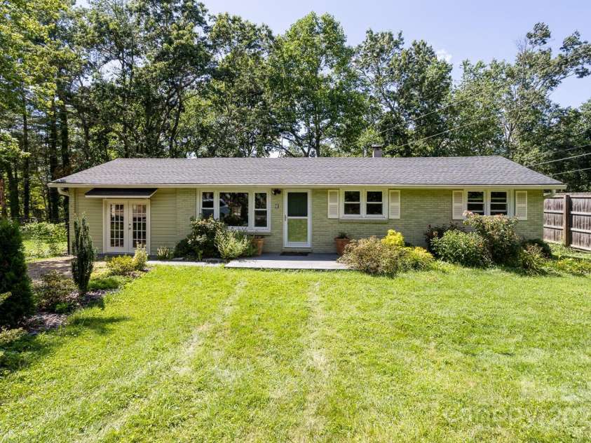 50 Taft Street, Black Mountain, NC 28711.  MLS# CAR4277647, YatesRealty ID 23875. 