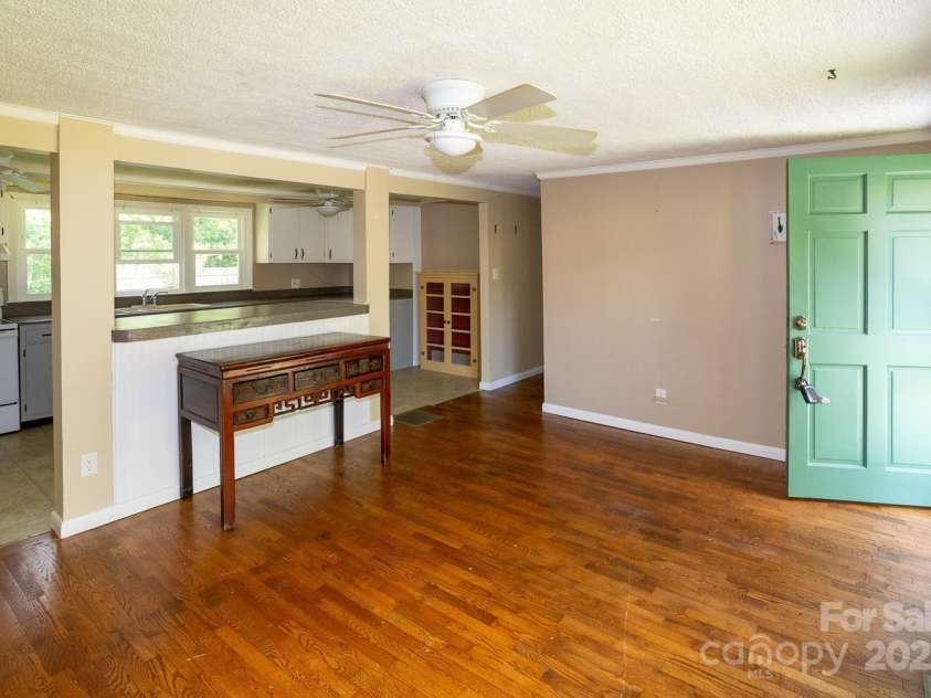 50 Taft Street, Black Mountain, NC 28711.  MLS# CAR4277647, YatesRealty ID 23875. 