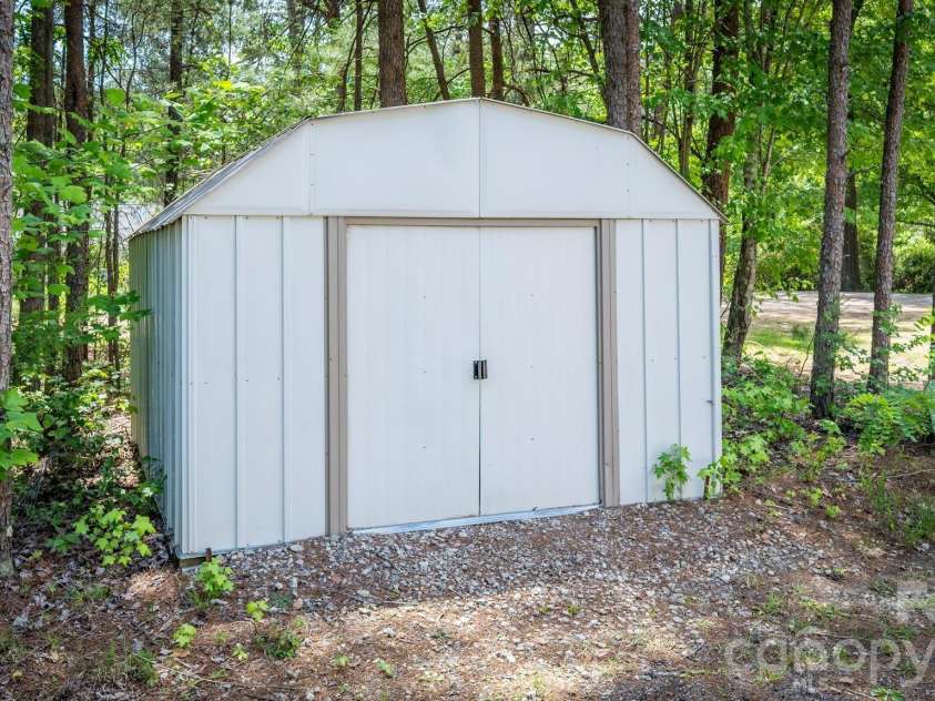 119 Cottontail Lane, Statesville, NC 28677.  MLS# CAR4380032, YatesRealty ID 23876. 