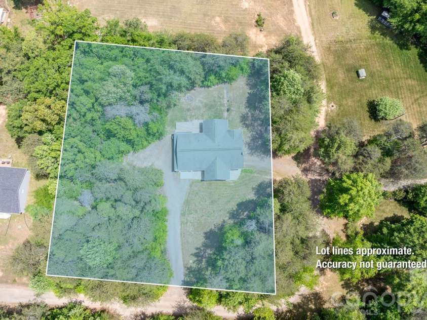 119 Cottontail Lane, Statesville, NC 28677.  MLS# CAR4380032, YatesRealty ID 23876. 