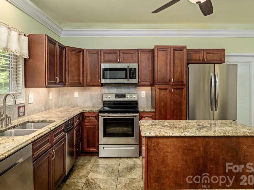 119 Cottontail Lane, Statesville, NC 28677.  MLS# CAR4380032, YatesRealty ID 23876. 