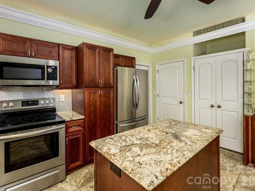 119 Cottontail Lane, Statesville, NC 28677.  MLS# CAR4380032, YatesRealty ID 23876. 