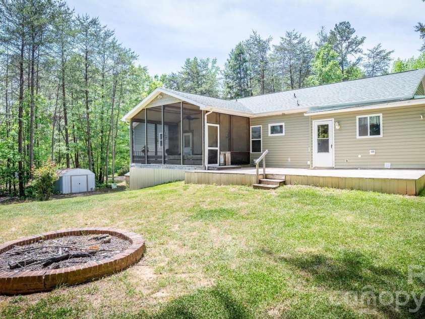 119 Cottontail Lane, Statesville, NC 28677.  MLS# CAR4380032, YatesRealty ID 23876. 