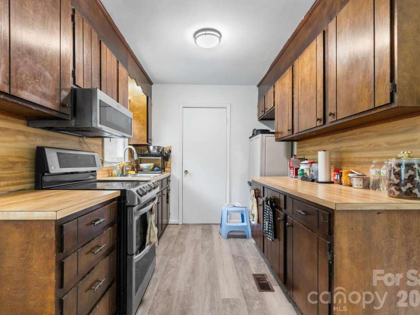 4917 Berkley Street, Morganton, NC 28655.  MLS# CAR4338179, YatesRealty ID 23877. 