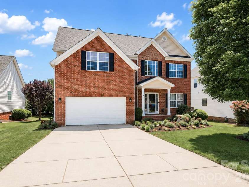 106 Planters Drive, Statesville, NC 28677.  MLS# CAR4383906, YatesRealty ID 23878. 