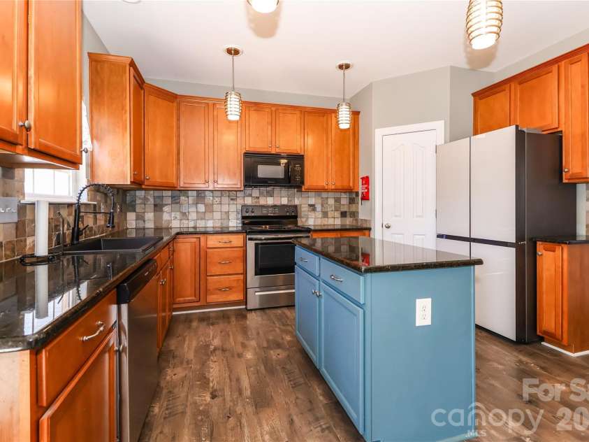 106 Planters Drive, Statesville, NC 28677.  MLS# CAR4383906, YatesRealty ID 23878. 