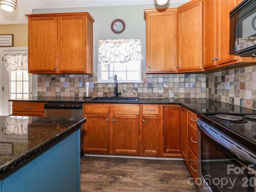 106 Planters Drive, Statesville, NC 28677.  MLS# CAR4383906, YatesRealty ID 23878. 