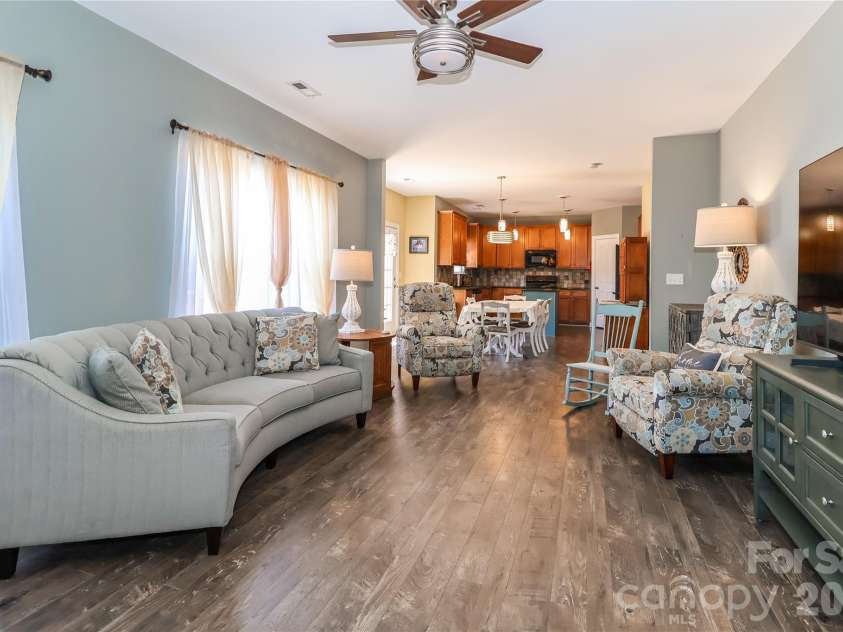106 Planters Drive, Statesville, NC 28677.  MLS# CAR4383906, YatesRealty ID 23878. 