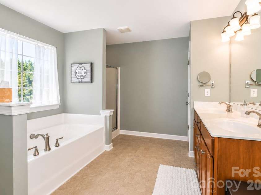 106 Planters Drive, Statesville, NC 28677.  MLS# CAR4383906, YatesRealty ID 23878. 