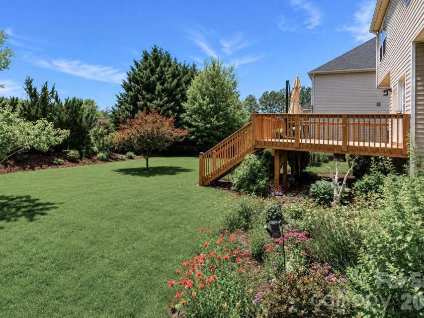 106 Planters Drive, Statesville, NC 28677.  MLS# CAR4383906, YatesRealty ID 23878. 