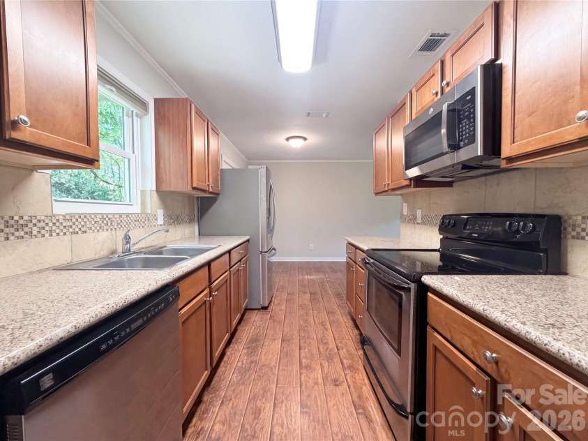 186 Jasmine Circle, Troutman, NC 28166.  MLS# CAR4379699, YatesRealty ID 23879. 