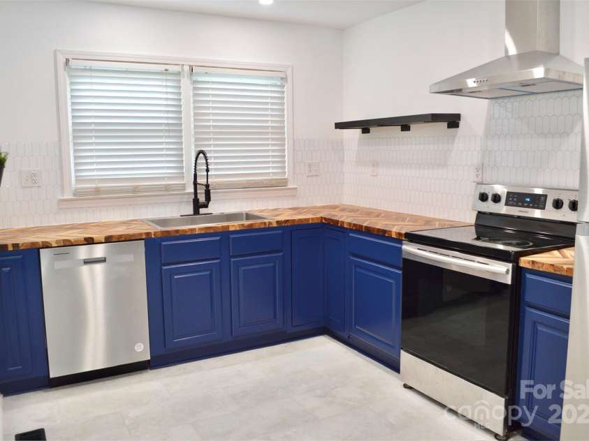 645 Wilshire Avenue, Concord, NC 28027.  MLS# CAR4251172, YatesRealty ID 23879. 