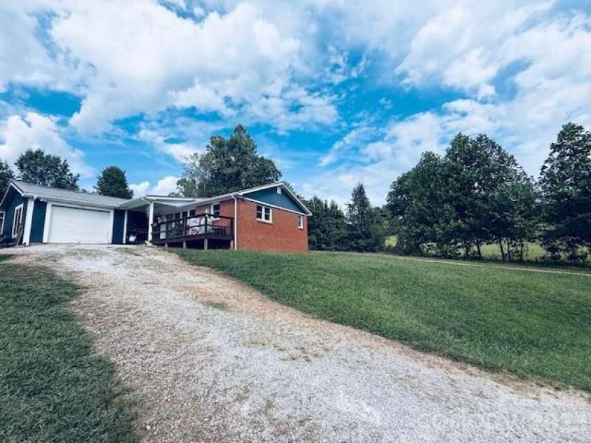 54 Dee Cable Drive, Marion, NC 28752.  MLS# CAR4302367, YatesRealty ID 2388. 