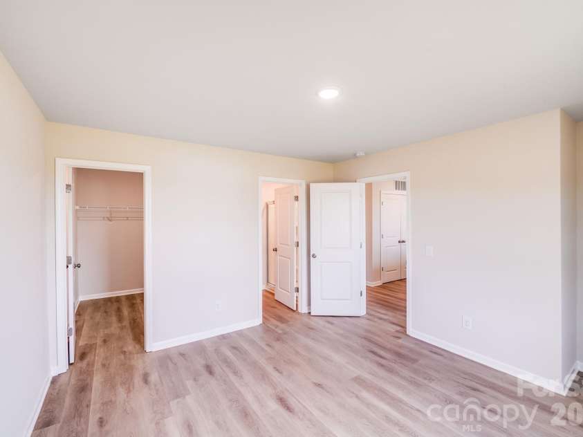 110 Peppervine Lane, Statesville, NC 28625.  MLS# CAR4308366, YatesRealty ID 23880. 