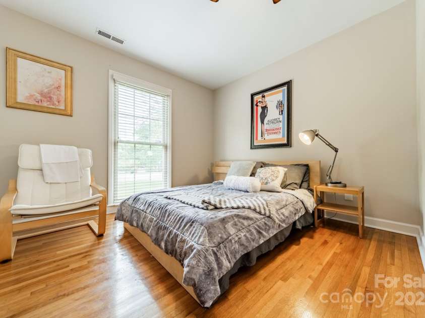 5522 Sharon Road, Charlotte, NC 28210.  MLS# CAR4251042, YatesRealty ID 23881. Secondary Bedroom