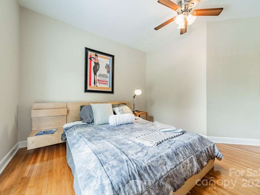 5522 Sharon Road, Charlotte, NC 28210.  MLS# CAR4251042, YatesRealty ID 23881. Secondary Bedroom