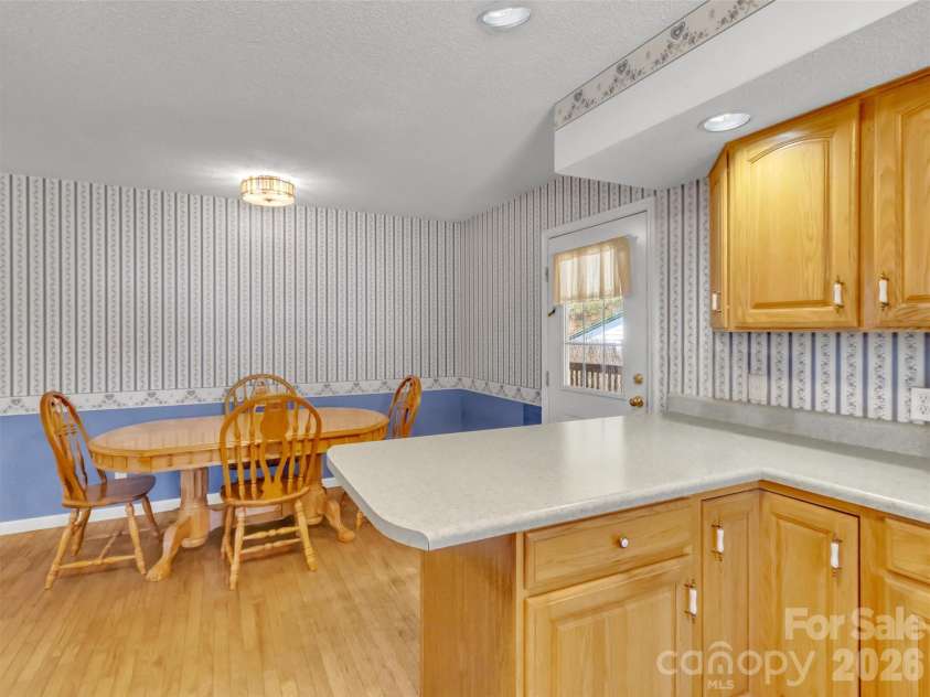 39 Millard Cove Road, Leicester, NC 28748.  MLS# CAR4355242, YatesRealty ID 23882. 