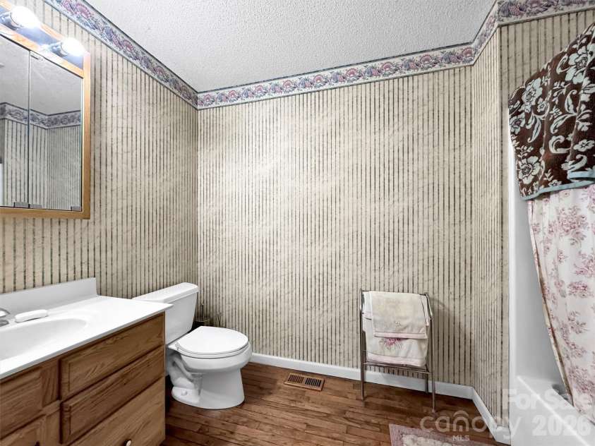 39 Millard Cove Road, Leicester, NC 28748.  MLS# CAR4355242, YatesRealty ID 23882. 