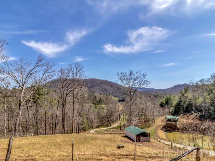 39 Millard Cove Road, Leicester, NC 28748.  MLS# CAR4355242, YatesRealty ID 23882. 