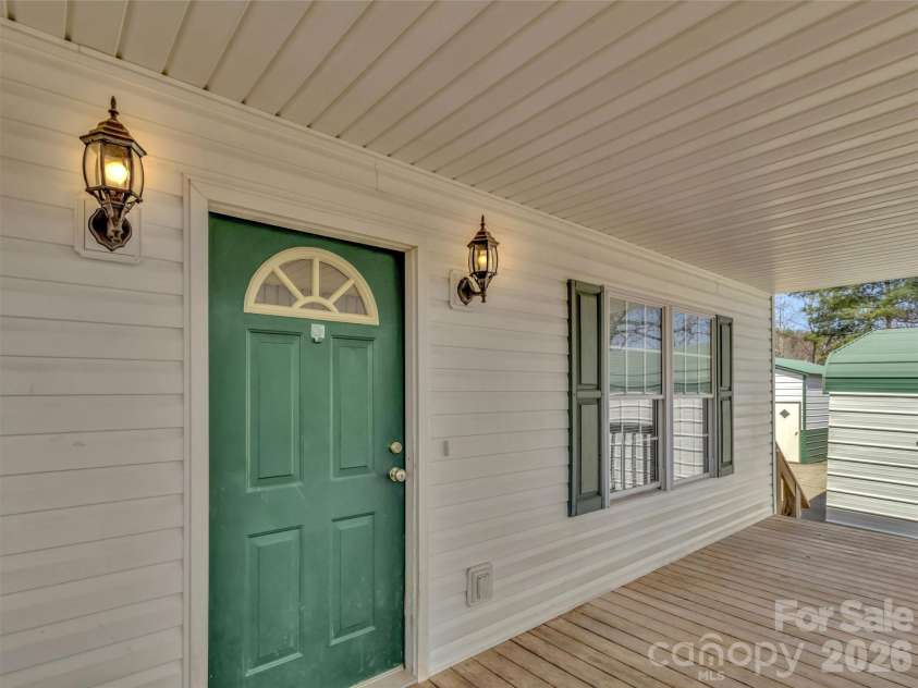 39 Millard Cove Road, Leicester, NC 28748.  MLS# CAR4355242, YatesRealty ID 23882. 