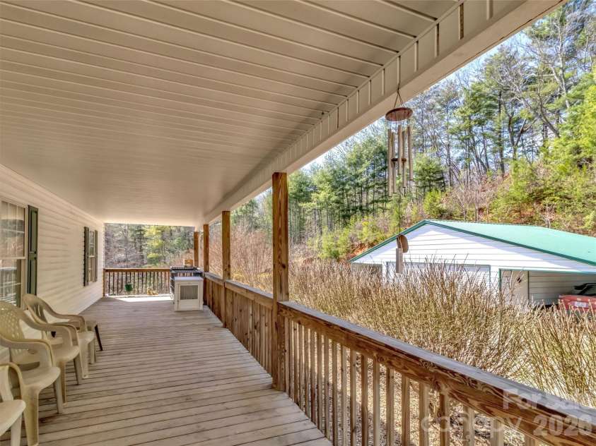 39 Millard Cove Road, Leicester, NC 28748.  MLS# CAR4355242, YatesRealty ID 23882. 