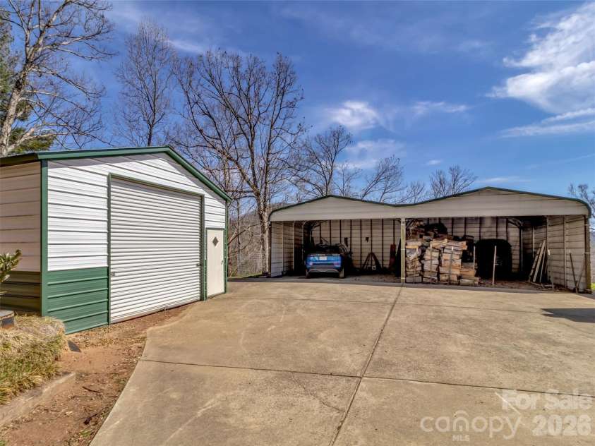 39 Millard Cove Road, Leicester, NC 28748.  MLS# CAR4355242, YatesRealty ID 23882. 