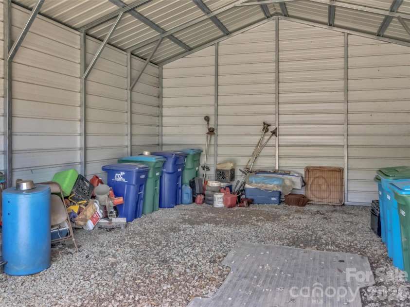 39 Millard Cove Road, Leicester, NC 28748.  MLS# CAR4355242, YatesRealty ID 23882. 