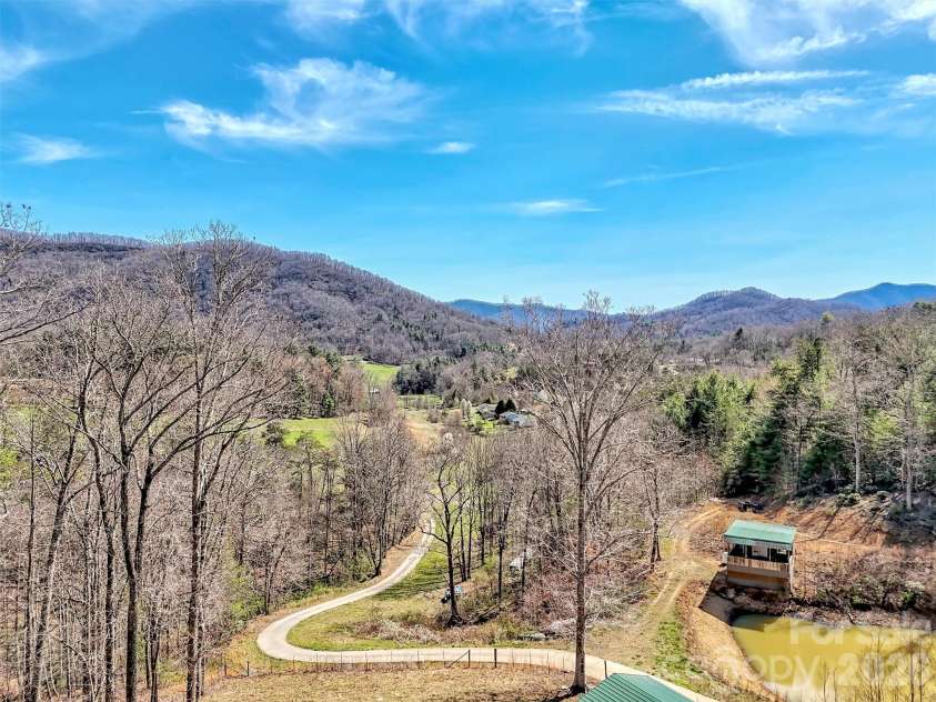 39 Millard Cove Road, Leicester, NC 28748.  MLS# CAR4355242, YatesRealty ID 23882. 
