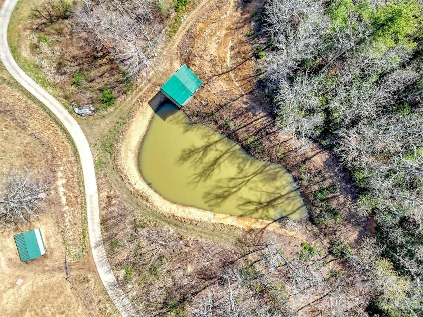 39 Millard Cove Road, Leicester, NC 28748.  MLS# CAR4355242, YatesRealty ID 23882. 