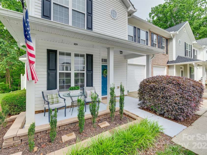 727 Torrey Pines Lane, Fort Mill, SC 29715.  MLS# CAR4265356, YatesRealty ID 23882. 