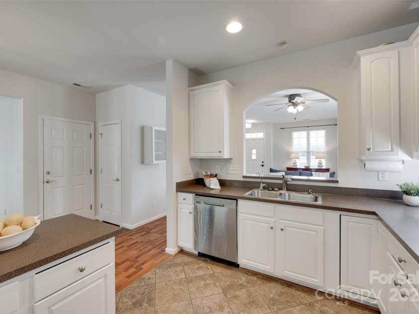 727 Torrey Pines Lane, Fort Mill, SC 29715.  MLS# CAR4265356, YatesRealty ID 23882. 