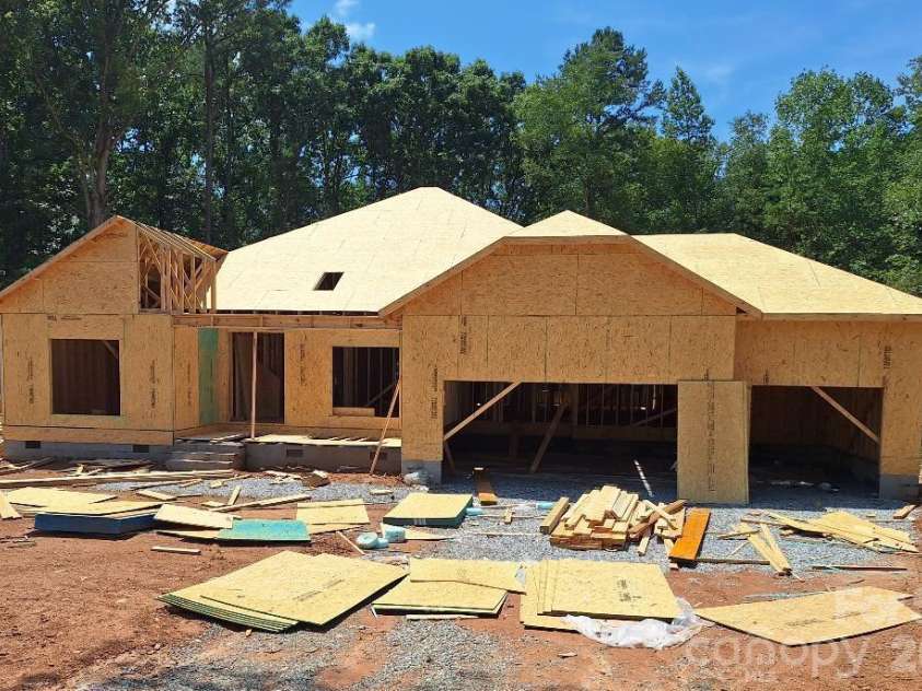1007 Penarth Drive, Catawba, NC 28609.  MLS# CAR4366577, YatesRealty ID 23883. 