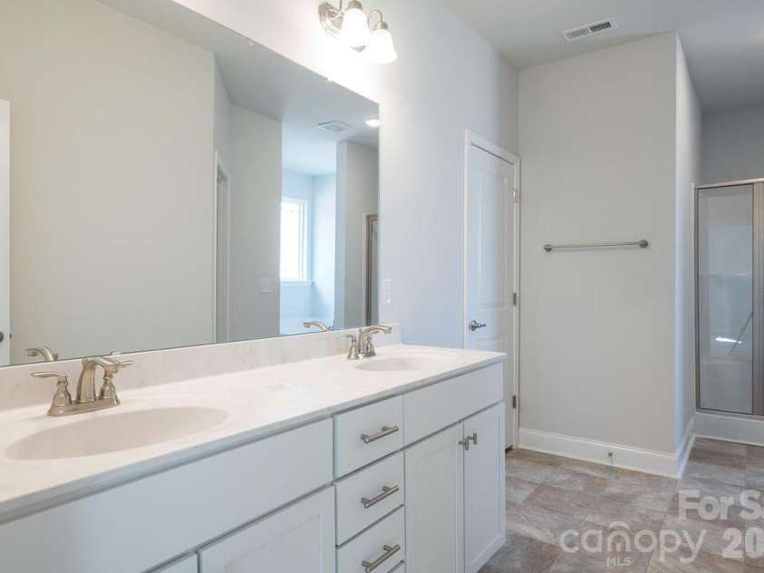 1007 Penarth Drive, Catawba, NC 28609.  MLS# CAR4366577, YatesRealty ID 23883. Representative