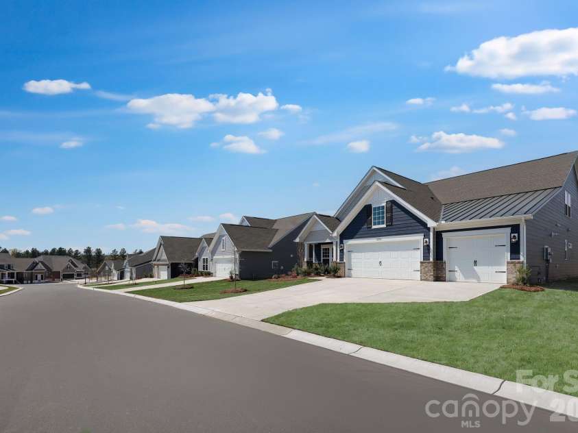 4290 Camden Glen Road, Lancaster, SC 29720.  MLS# CAR4374108, YatesRealty ID 23884. 