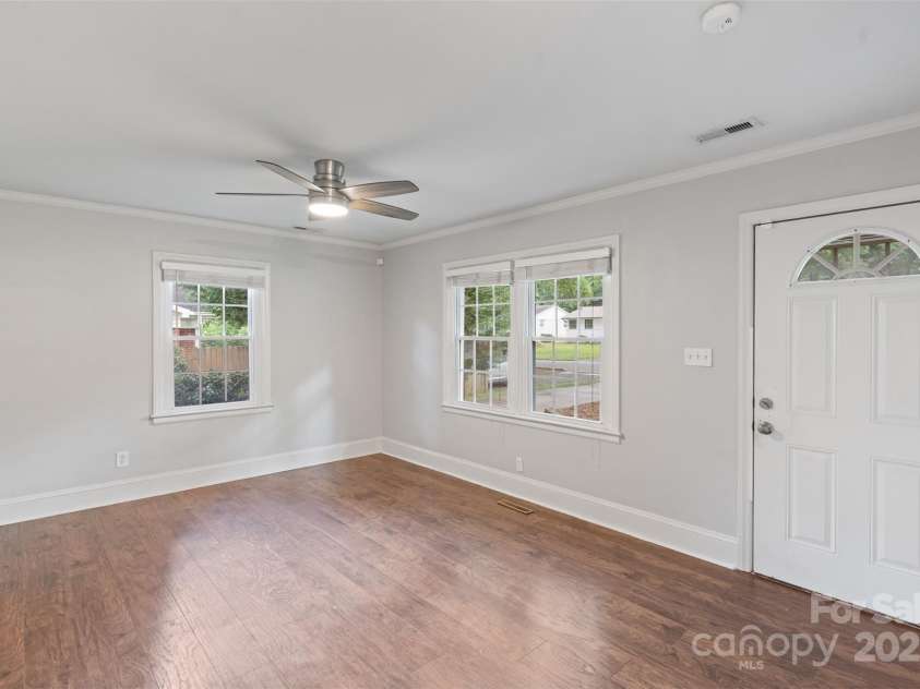 2953 Enfield Road, Charlotte, NC 28205.  MLS# CAR4259179, YatesRealty ID 23887. 