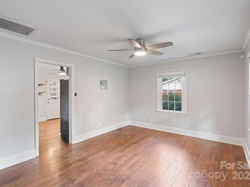 2953 Enfield Road, Charlotte, NC 28205.  MLS# CAR4259179, YatesRealty ID 23887. 