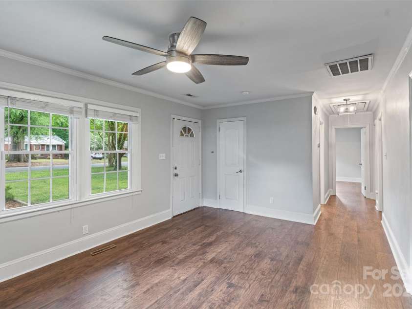 2953 Enfield Road, Charlotte, NC 28205.  MLS# CAR4259179, YatesRealty ID 23887. 