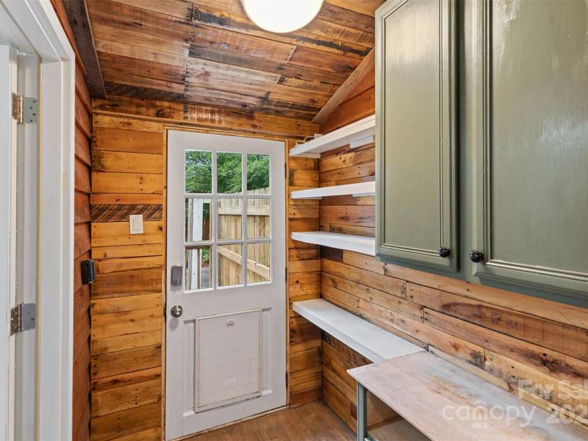 2953 Enfield Road, Charlotte, NC 28205.  MLS# CAR4259179, YatesRealty ID 23887. 